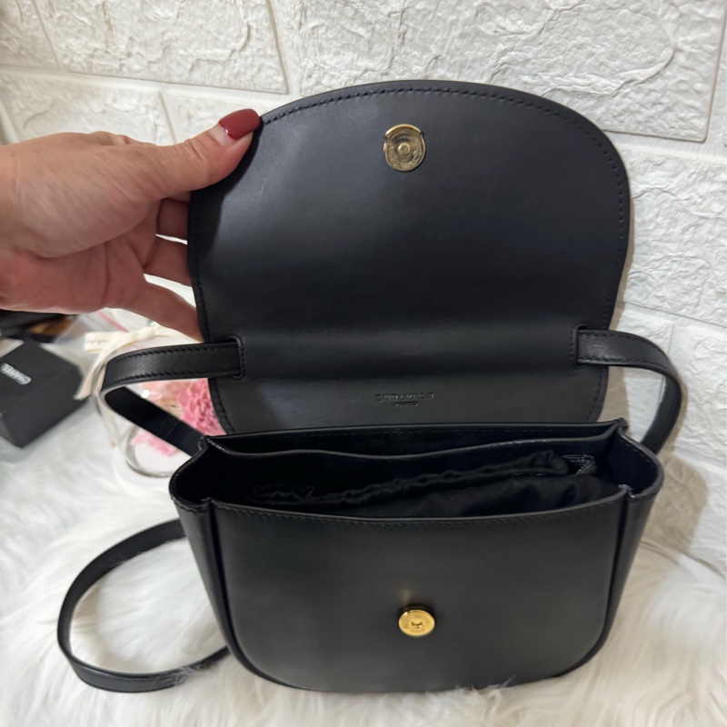 YSL Saint Laurent KAIA 小款滑面牛皮馬鞍-13