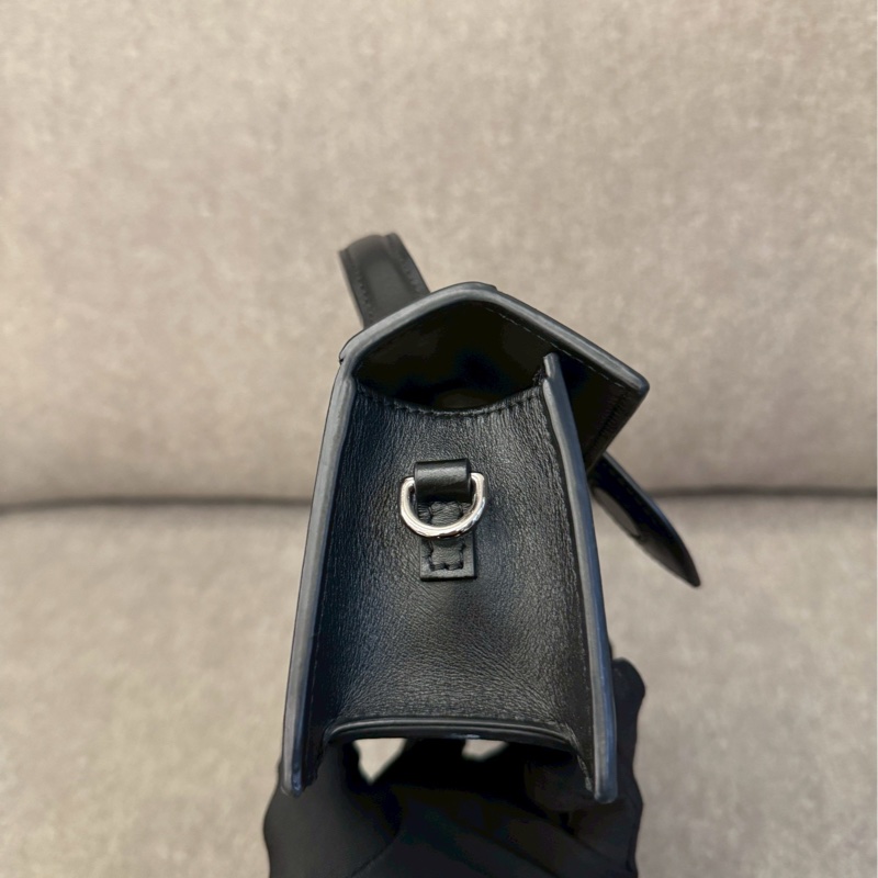 JACQUEMUS黑色側背包-4