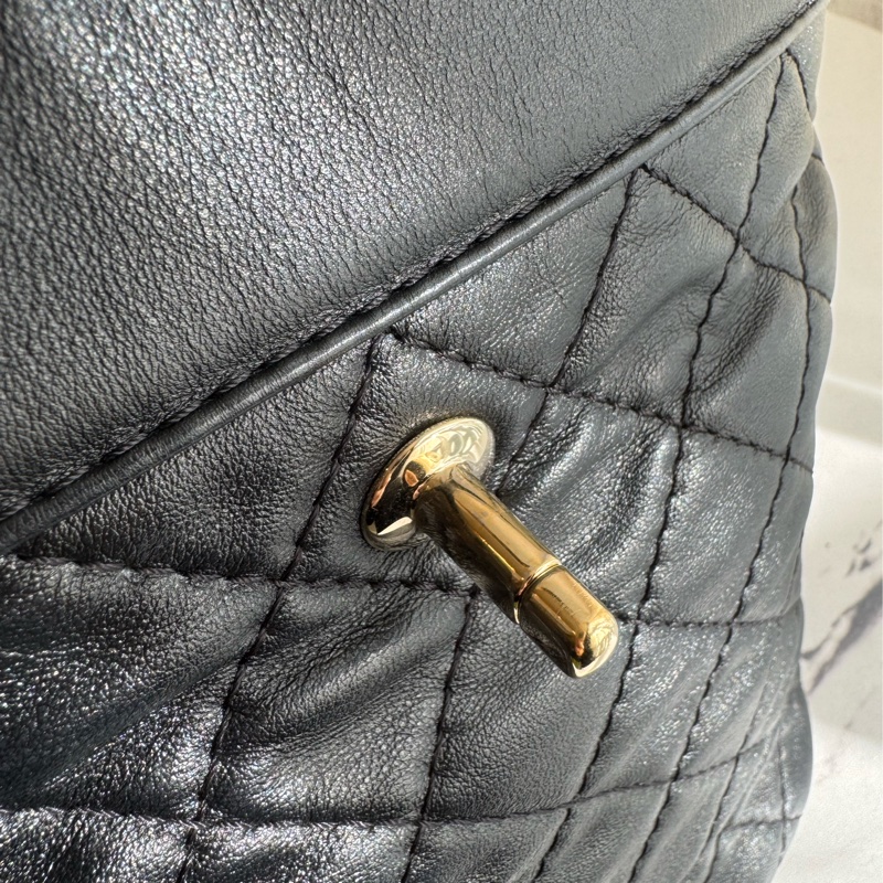 chanel黑菱格直立上蓋斜背包-20