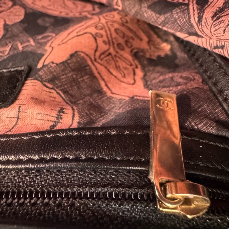 chanel黑菱格直立上蓋斜背包-30