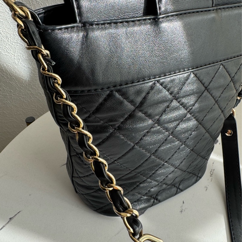 chanel黑菱格直立上蓋斜背包-38