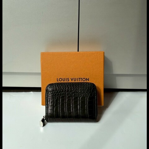 LV 黑色鱷魚皮拉鍊短夾