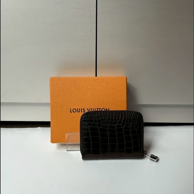 LV 黑色鱷魚皮拉鍊短夾-1