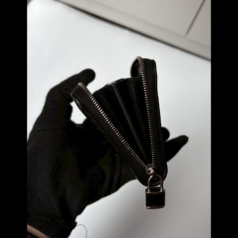 LV 黑色鱷魚皮拉鍊短夾-7