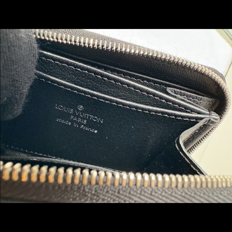 LV 黑色鱷魚皮拉鍊短夾-12