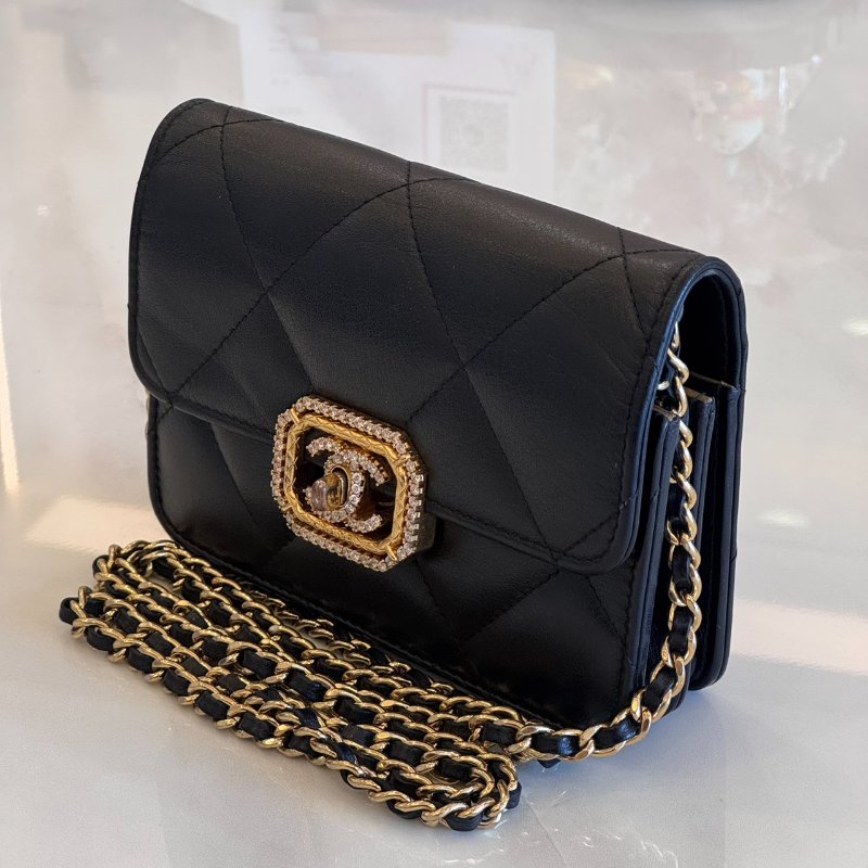 *SHIHNA名牌精品* CHANEL 小牛皮方鑽迷你口蓋包-1