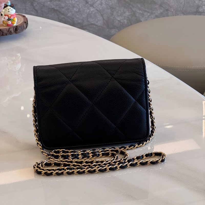 *SHIHNA名牌精品* CHANEL 小牛皮方鑽迷你口蓋包-2