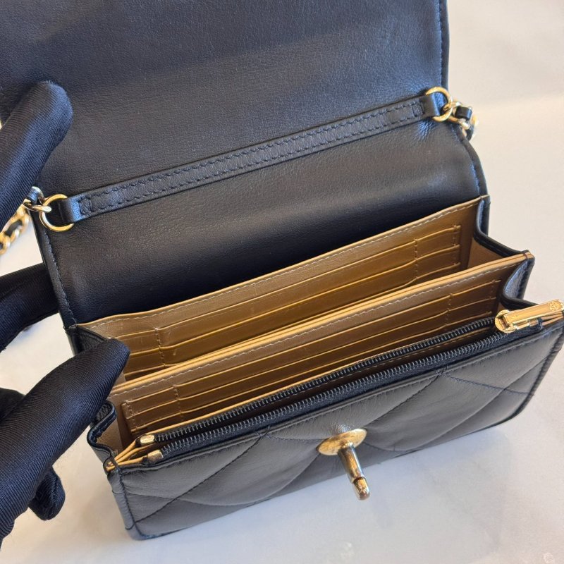 *SHIHNA名牌精品* CHANEL 小牛皮方鑽迷你口蓋包-6