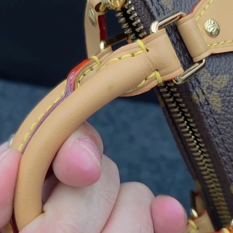 【95%新✨有購證送內膽✨】LV Nano Speedy Mini枕頭包-8