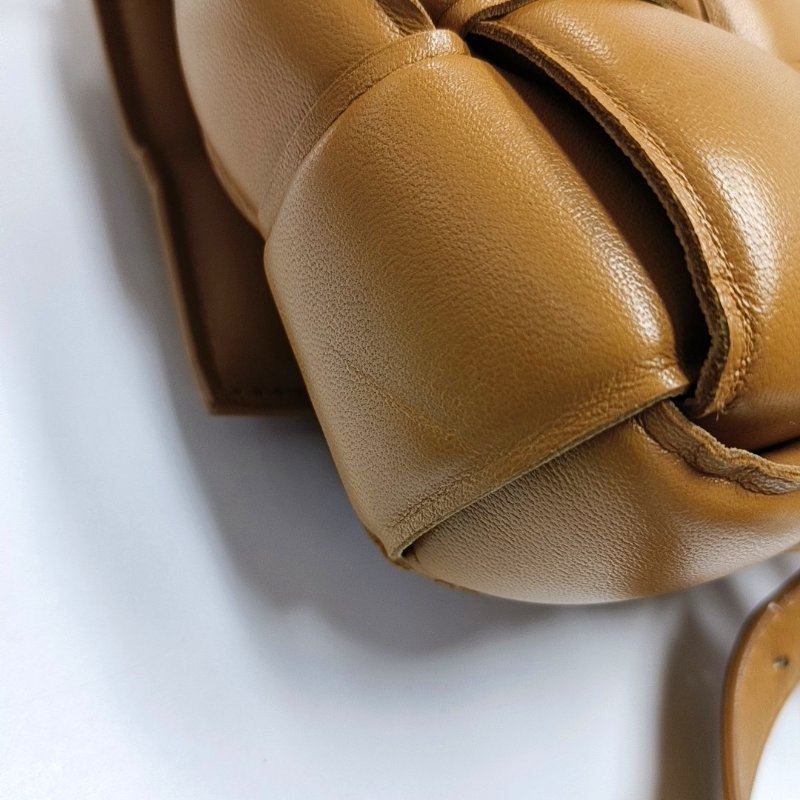 BOTTEGA VENETA Cassette棕色羊皮編織單肩包斜挎包金色五金-9