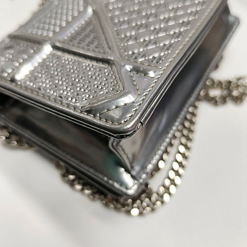 DIOR Diorarma銀色牛皮絎縫壓紋盾牌包單肩包斜挎包 銀色五金 可拆卸肩帶-15