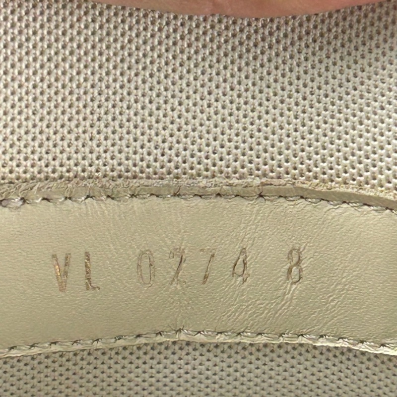 97新 Lv Louis Vuitton路易威登米白色胖丁 尺碼42-5