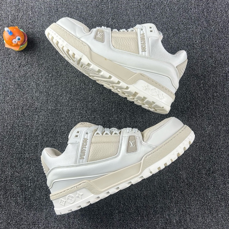 97新 Lv Louis Vuitton路易威登米白色胖丁 尺碼42-7