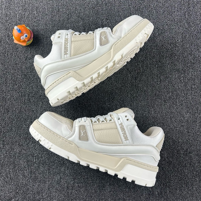 97新 Lv Louis Vuitton路易威登米白色胖丁 尺碼42-9