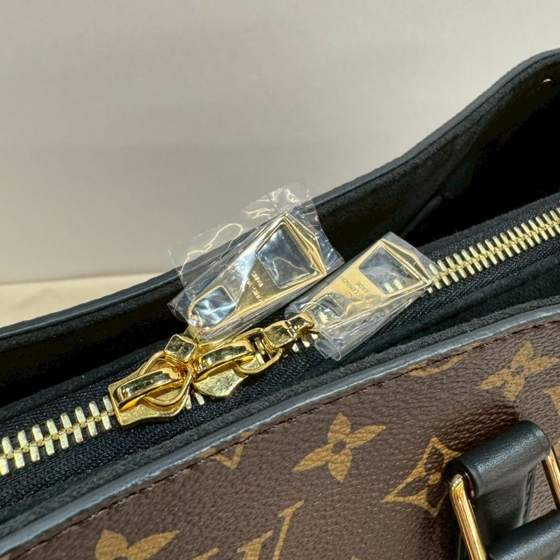 LV 斜背包/側背包/手提包 M44817 9成新-22