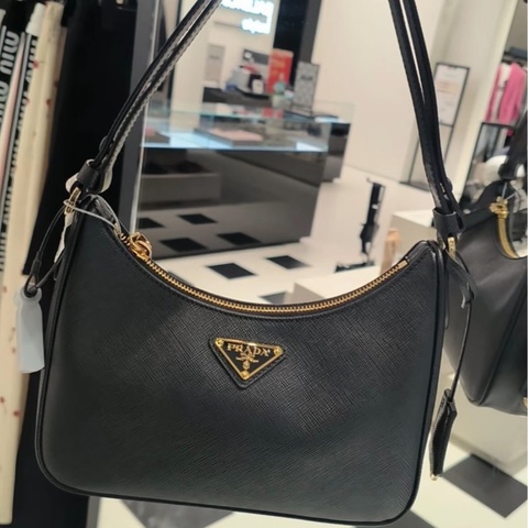 🏷️ Prada ｜Re-Edition Saffiano 牛皮手袋