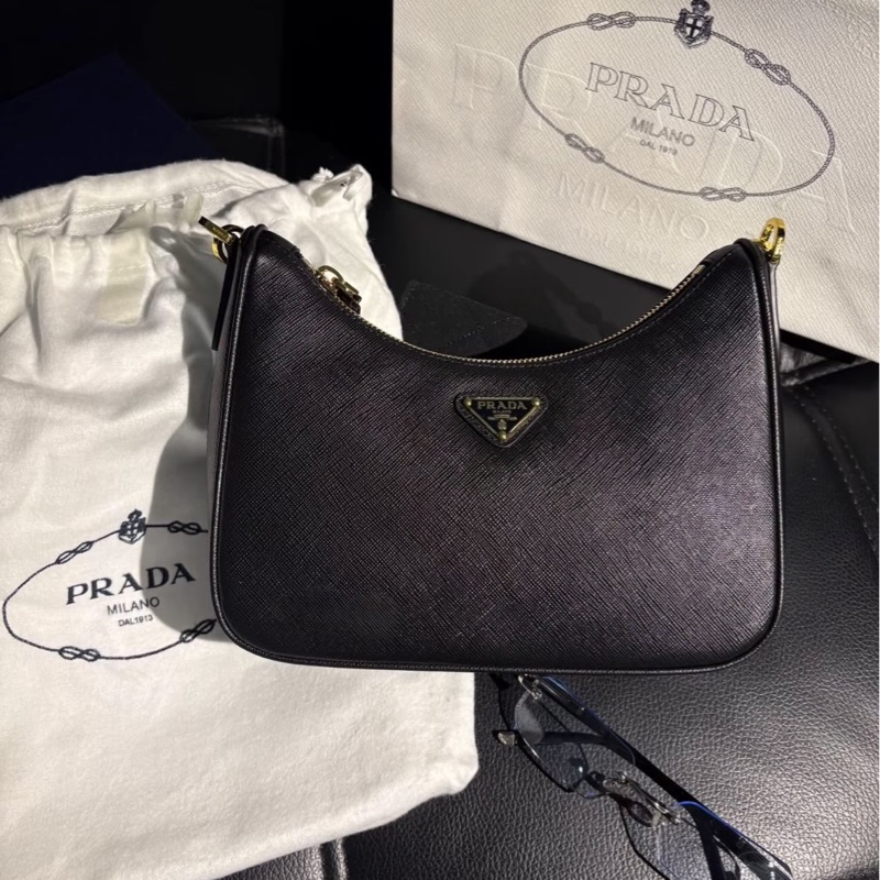 🏷️ Prada ｜Re-Edition Saffiano 牛皮手袋-3