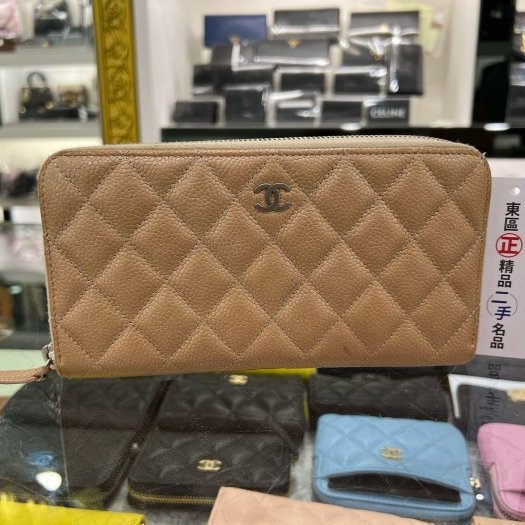 東區正精品㊣CHANEL 香奈兒駝色荔枝牛皮銀釦ㄇ字拉鍊長夾 RZ5648-0