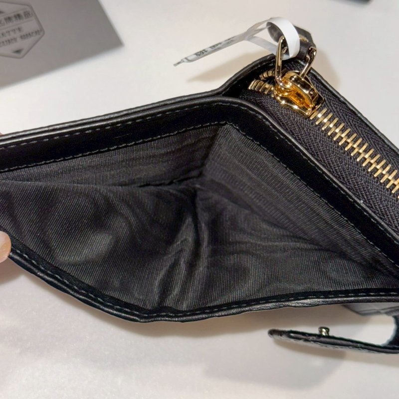 GUCCI 全皮壓紋 短夾/皮夾 93成新-11