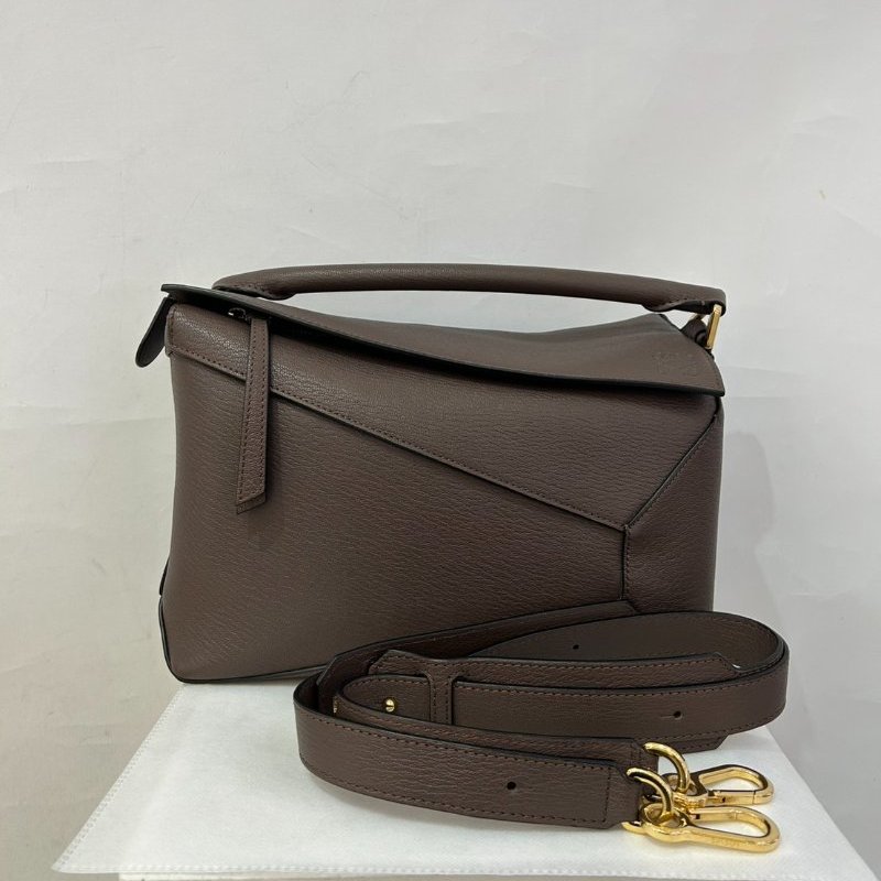 LOEWE Puzzle 咖牛皮中號二用包-0