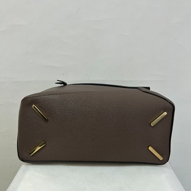 LOEWE Puzzle 咖牛皮中號二用包-4