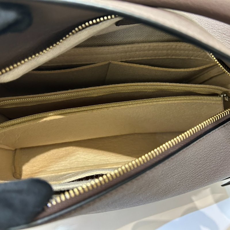 LOEWE Puzzle 咖牛皮中號二用包-7