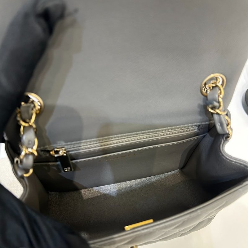 CHANEL灰羊皮金鍊方胖-7