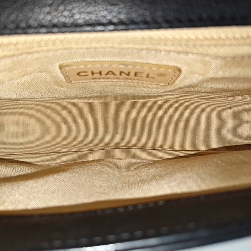 CHANEL BOY CHANEL黑色牛皮單肩包手提包斜挎包金色五金17開可拆卸肩帶 9.8新-6