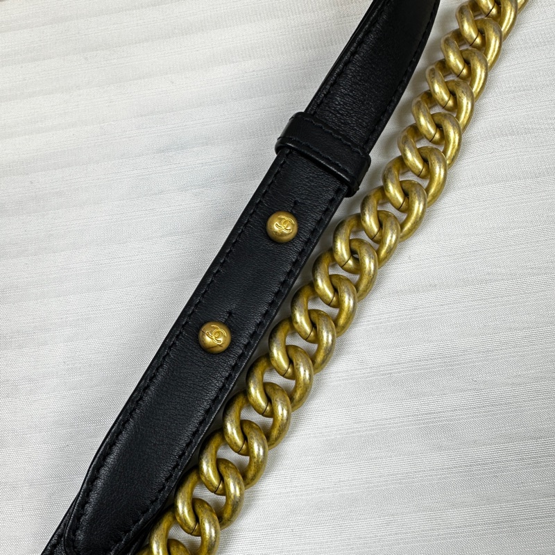 香奈兒/Chanel Leboy 黑色牛皮金扣V紋中號單肩斜背包25x15x9cm-14