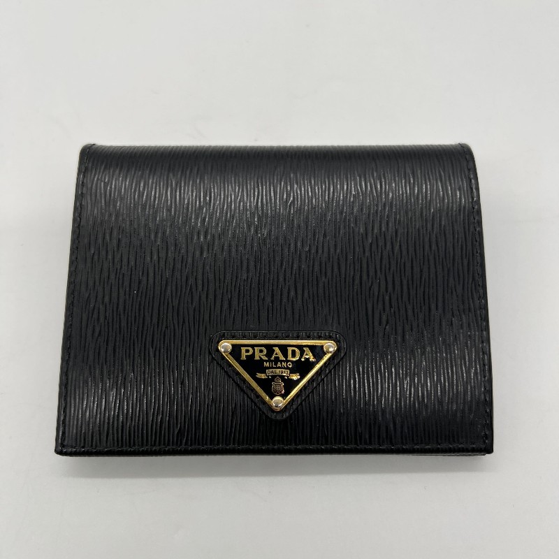 PRADA 經典三角LOGO直紋小牛皮 短夾 零錢包 1MV204-0