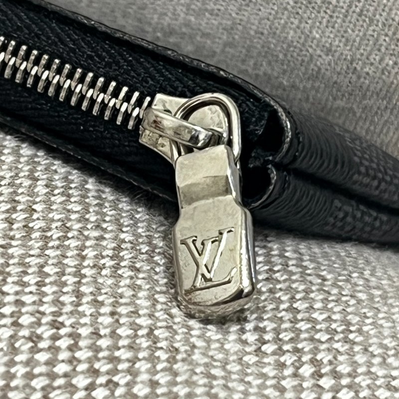 LV黑色琪盤格·鑰匙包／零錢包／小掛包／-7