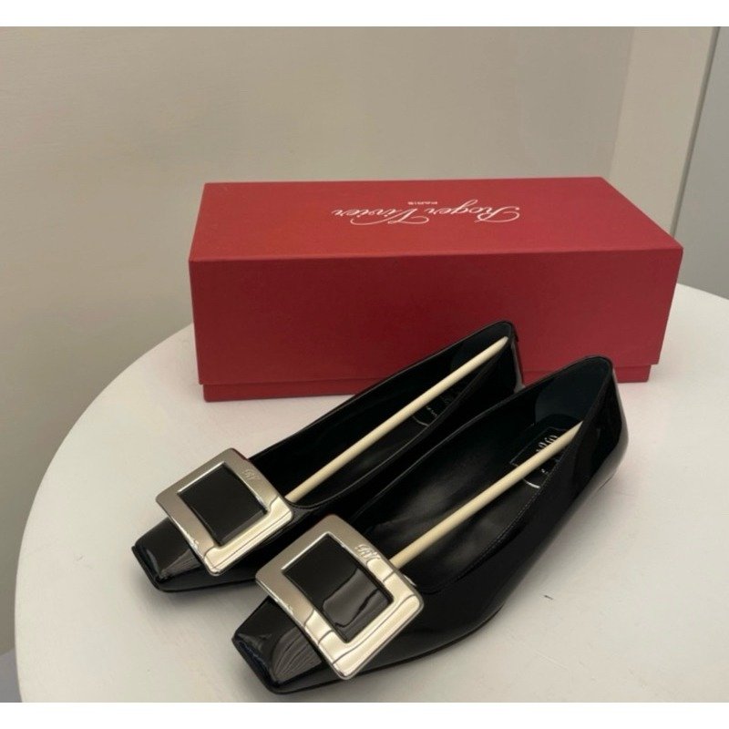 🇫🇷法國Roger vivier (RV)經典方頭黑漆皮/黑銀 低跟鞋/淑女鞋/全新閒置美品 35號-0