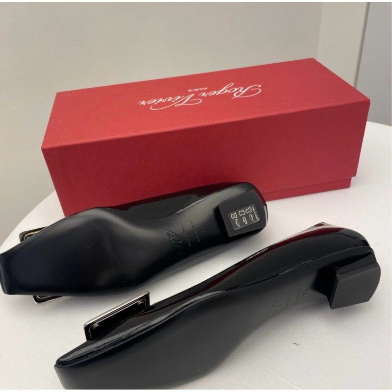 🇫🇷法國Roger vivier (RV)經典方頭黑漆皮/黑銀 低跟鞋/淑女鞋/全新閒置美品 35號-2