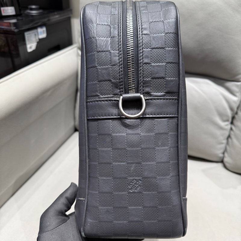 98新 LV全皮黑棋盤格壓紋公文包-3