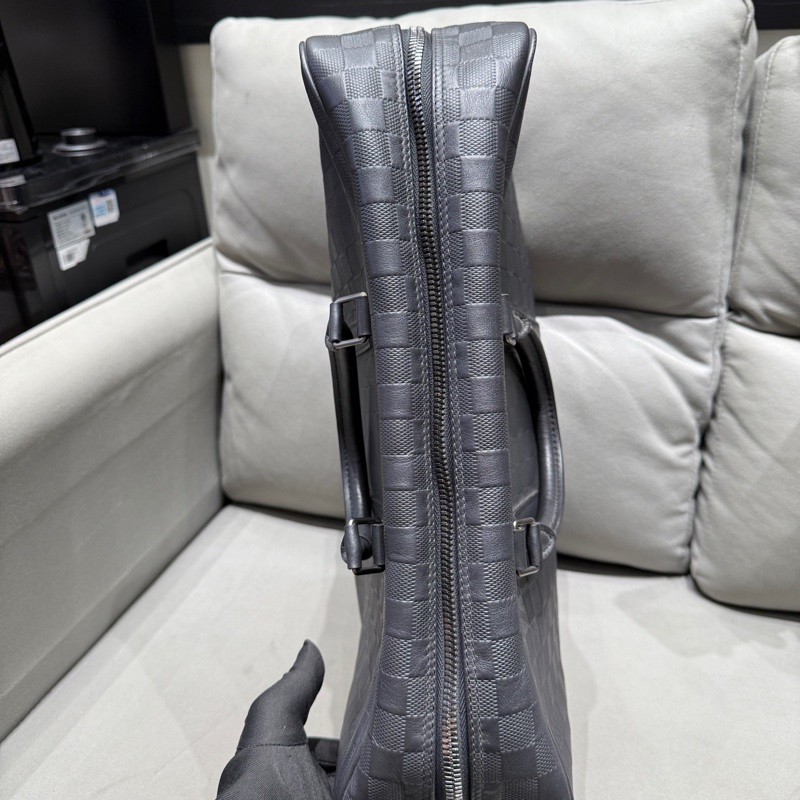 98新 LV全皮黑棋盤格壓紋公文包-4