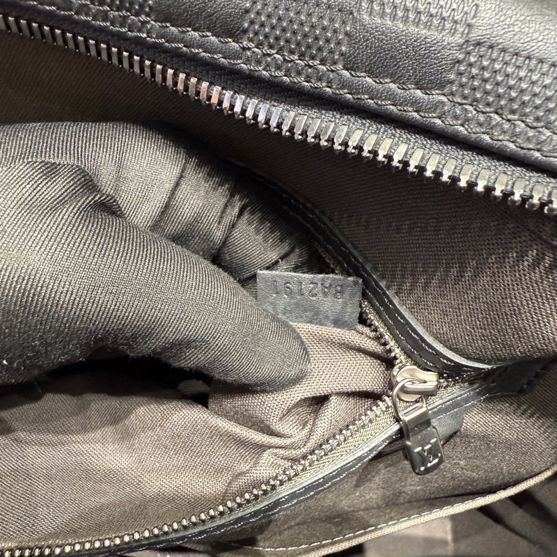 98新 LV全皮黑棋盤格壓紋公文包-7