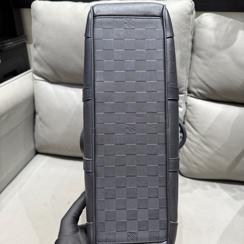 98新 LV全皮黑棋盤格壓紋公文包-11