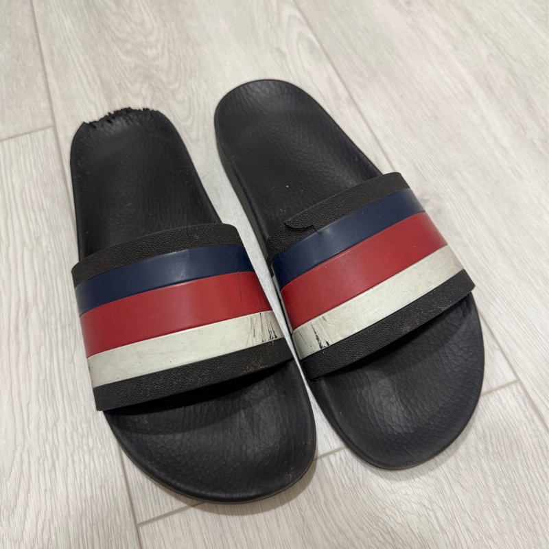 GUCCI經典男用拖鞋二手有明顯使用感-0