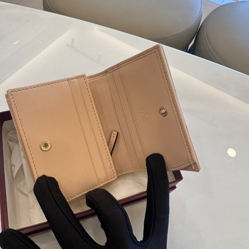 *SHIHNA名牌精品* Gucci GG Marmont系列杏粉色絎縫V型皮革卡包-2