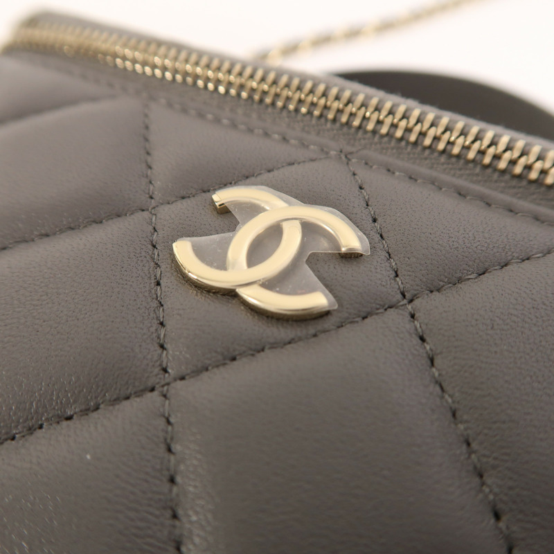 CHANEL 羊皮皮革Vanity Case金扣鏈帶手挽肩背兩用袋-8