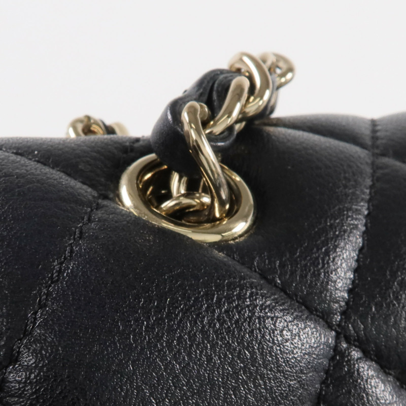 CHANEL 牛皮皮革Backpack金扣背包-15