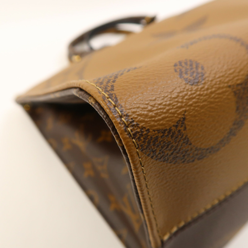 LOUIS VUITTON Monogram Reverse OnTheGo MM金扣手挽肩背兩用袋-11