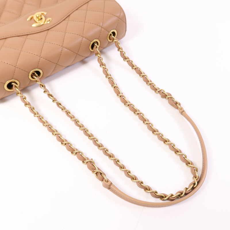 CHANEL 羊皮皮革金扣肩背袋 杏色-12