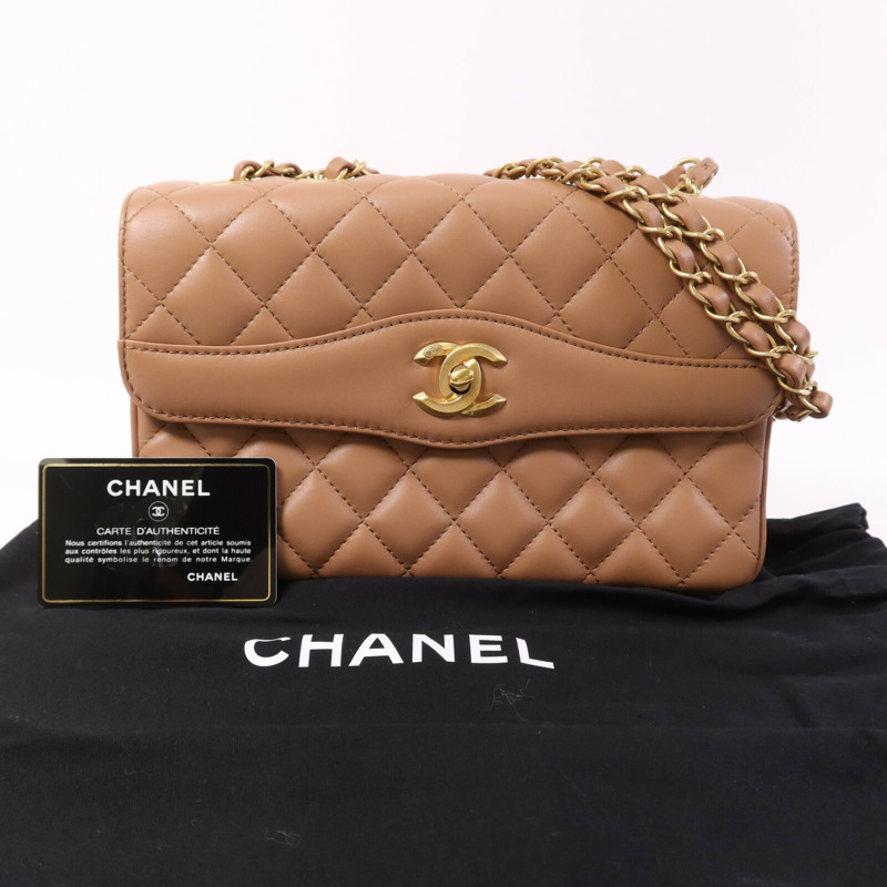 CHANEL 羊皮皮革金扣肩背袋 杏色-13