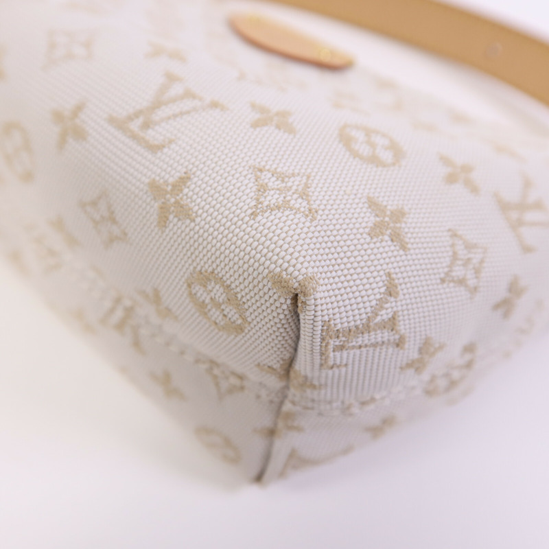 LOUIS VUITTON Monogram Mini Hills Pochette金扣手挽袋-9