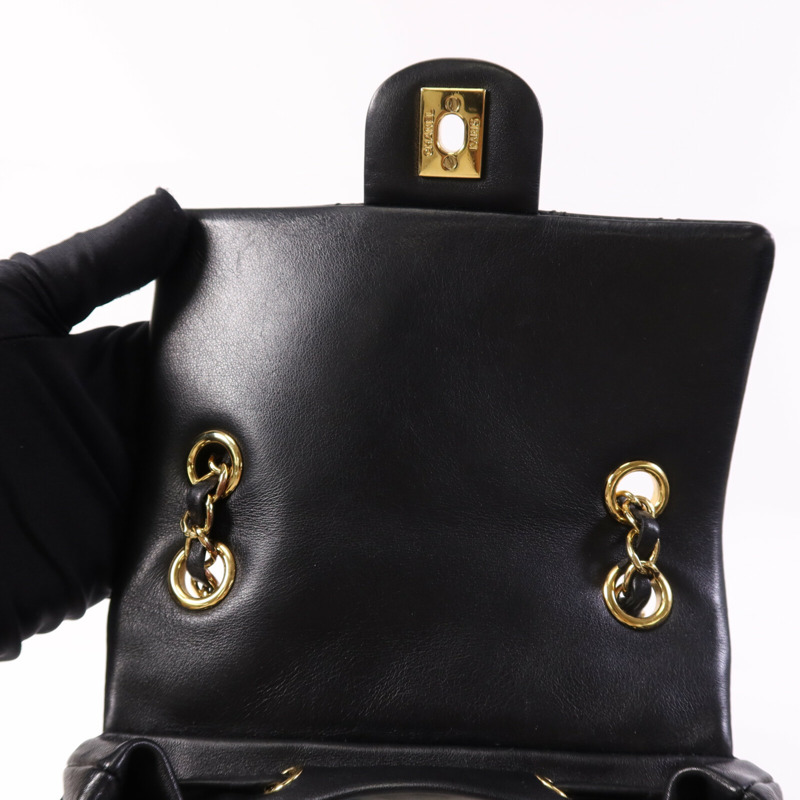 CHANEL 羊皮皮革Backpack金扣鏈帶背包-4