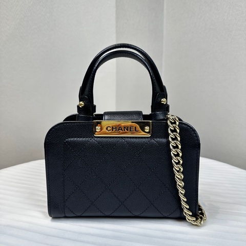 香奈兒/Chanel Mini Label Click 黑色金扣牛皮菱格紋手提斜背包18x8x12cm