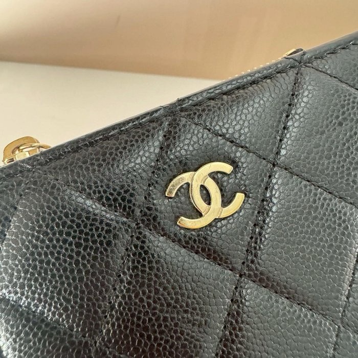 二手真品 CHANEL 新款 黑色 荔枝皮 淡金 雙C 側拉鍊 對開 短夾 AP3388-2
