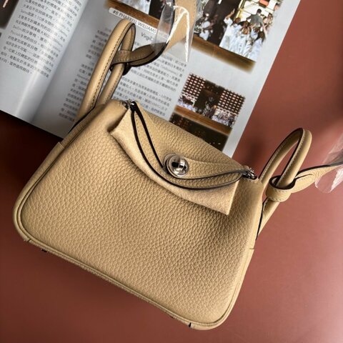 K刻風衣灰 ::HERMES:: Mini Lindy 斜背包 超級天菜♡