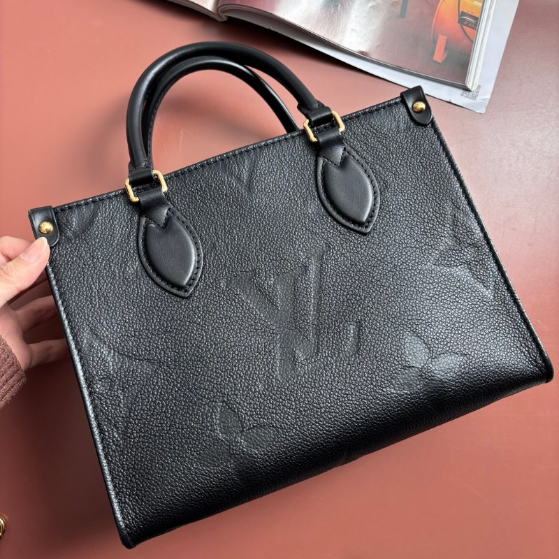 小款 ::LOUIS VUITTON:: LV OnTheGo PM 黑色Monogram Empreinte 壓花皮革手提包 托特包 斜背包 肩背包-2